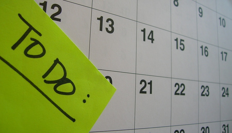 image of a calendar with to do post it note